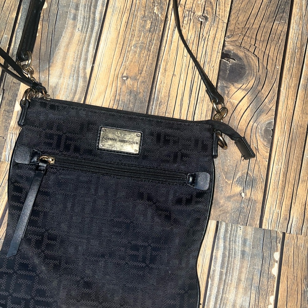 Tommy Hilfiger Black Bag with Red Accents - Picture 2 of 10